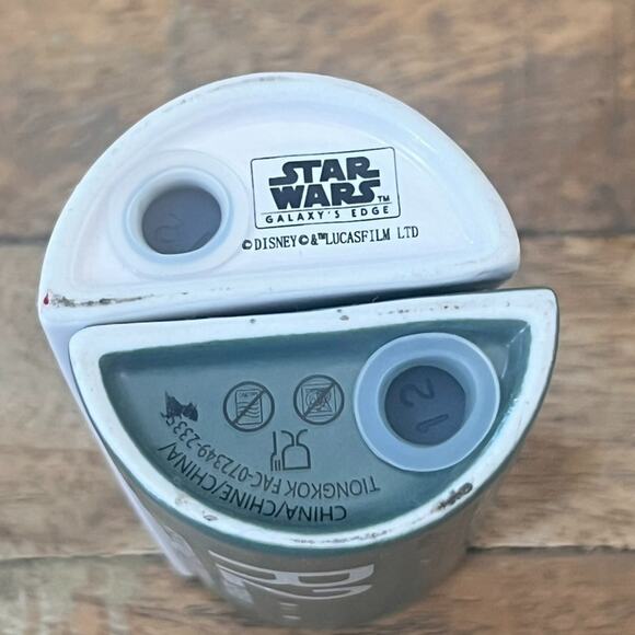 Disney Star Wars Salt and Pepper Shaker Set Galaxy Edge Droid Depot - Picture 6 of 7